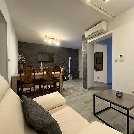 Apartament Petrovski *